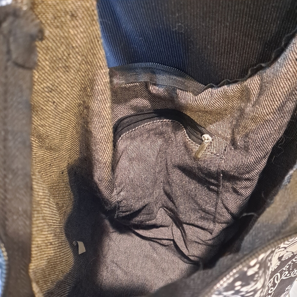 Artisan Black & White Elephant With Floral Pattern Sling Hobo Crossbody Bag - Picture 5 of 5